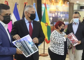 La velada estuvo encabezada por el Ministro de Turismo, Alí Padrón.