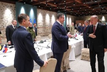 Rusia afirma reducción de actividad militar en Kiev