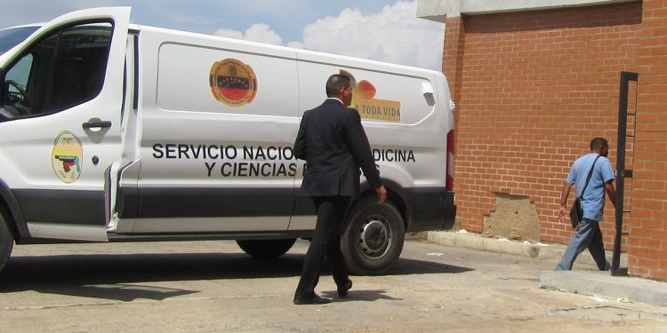 Asesinó con un hacha a su madrastra embarazada de 8 meses 1 El suceso ocurrió en el sector Alguarey, Cabruta, estado Guárico.