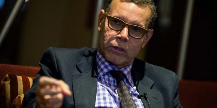 El economista asegura que los comercios que han llegado al país se están adaptando al consumidor