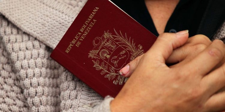 Saime planea emitir pasaportes «el mismo día» en casos de urgencia 1 Emisión de pasaportes "Express".