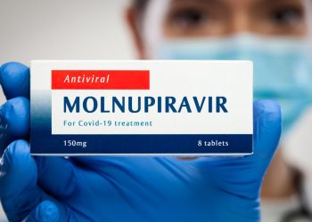 OMS permite venta del primer tratamiento oral contra Covid-19