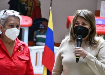 Ministra de Educación Yelitze Santaella.