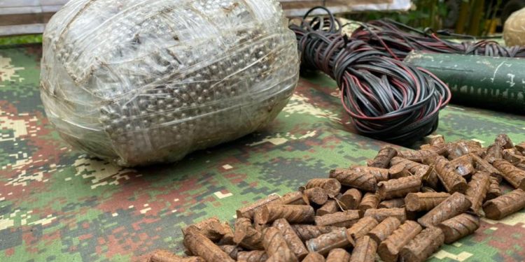 FANB elimina cuatro artefactos explosivos de los Tancol en Apure 1 FQlcvg WQAAdDsC