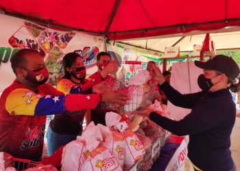 Clap y Pdval atienden familias de la parroquia La Cruz en Monagas