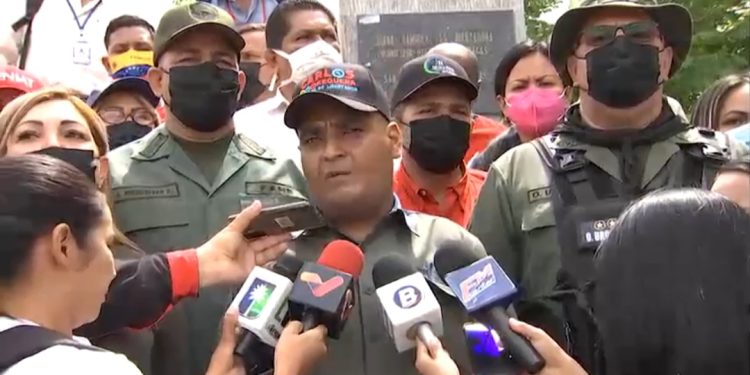 Alcalde Carlos Requena comienza fiscalización y ajustes de precios en Libertador