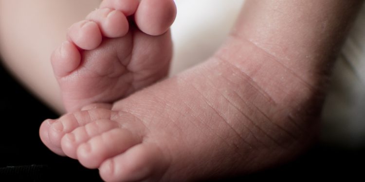 Anzoátegui: bebé murió mientras su madre peleaba con su padrastro 1 acusan a madre por muerte de su bebe de tres meses