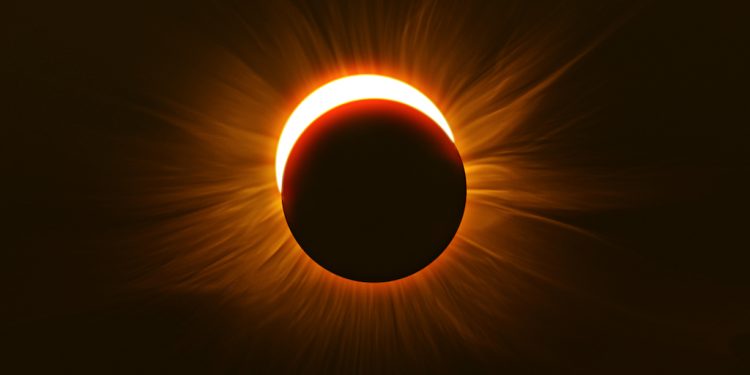 Hoy #30abr se producirá el primer eclipse solar parcial del 2022 1 Solar eclipse August 21, 2017 at 1:15pm from Wisconsin, USA