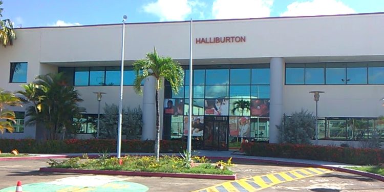 Exigen a Halliburton cancelación de deuda pendiente desde el 2020 1 Extrabajadores exigen el pago de sus prestaciones sociales pendientes desde el 2020.