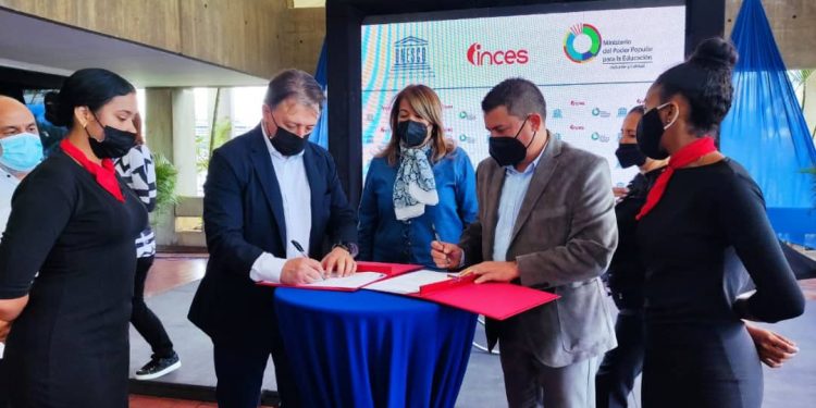 Inces y Unesco firman acuerdos para fortalecer la educación técnica profesional 1 inces