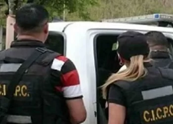 Quedaron identificadas como Hilsa Del Valle Padrón Macayo, de 52 años de edad, y Tania De Los Ángeles Padrón Macayo, de 21. Se encargaban de obtener y facilitar a los delincuentes las líneas telefónicas registradas con sus datos filiatorios.