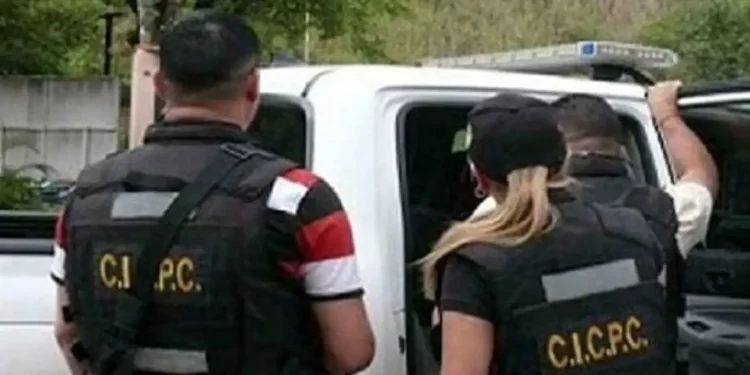 Quedaron identificadas como Hilsa Del Valle Padrón Macayo, de 52 años de edad, y Tania De Los Ángeles Padrón Macayo, de 21. Se encargaban de obtener y facilitar a los delincuentes las líneas telefónicas registradas con sus datos filiatorios.