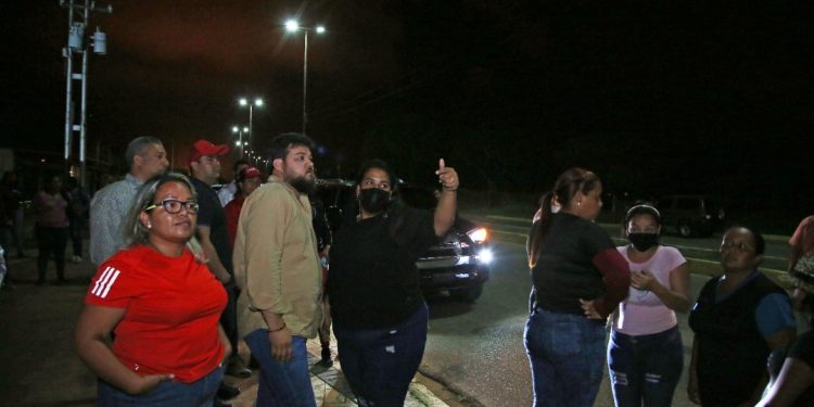 Gobernador de Monagas repone 250 luminarias en Santa Bárbara