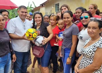 Alcalde Maldonado sostiene encuentro con el poder popular de Ali Primera para afinar agenda de atención social