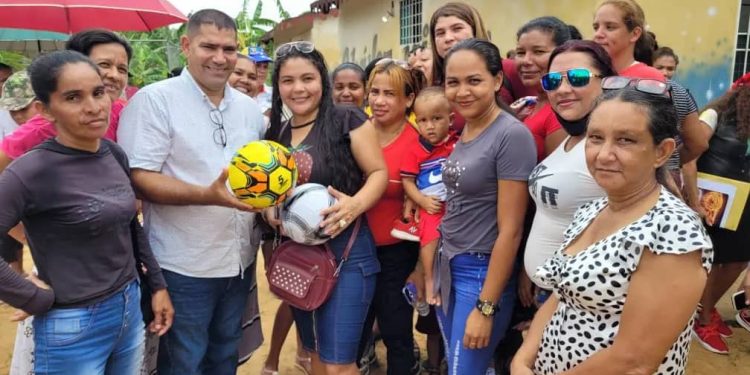 Alcalde Maldonado sostiene encuentro con el poder popular de Ali Primera para afinar agenda de atención social