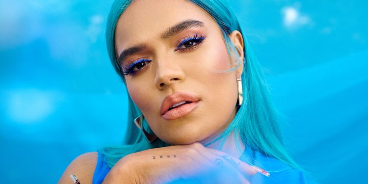 Fanática que atacó a Karol G ofrece disculpas