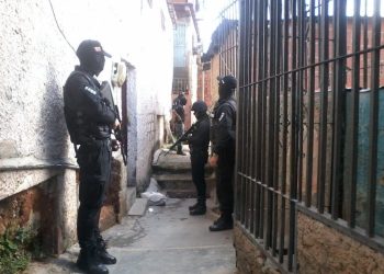 Abatidos 3 antisociales durante operativo policial en la cota 905 4 Abatidos 3 antisociales durante operativo policial en la cota 905