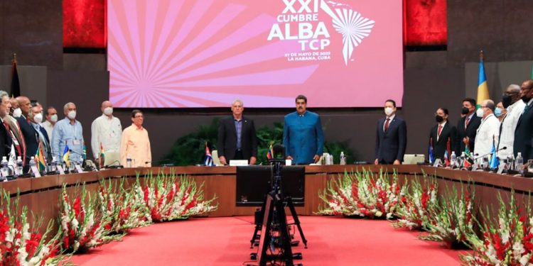 Sacha Llorenti: en La Habana se planteó profundizar inclusión de los pueblos 1 Indicó que los valores de la Alianza Bolivariana para los Pueblos de Nuestra América están en plena vigencia y salieron fortalecidos de Cuba, mientras la Cumbre de las Américas está en decadencia.