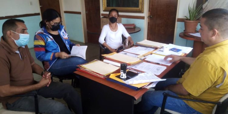 Plan "Mi Escuela Bella y Universidad Bella" llega a Aguasay 1 alcalde maureraaaaa