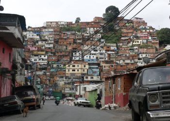 Vecinos de El Valle y La Vega también informaron un despliegue de cuerpos de seguridad por el mismo motivo.