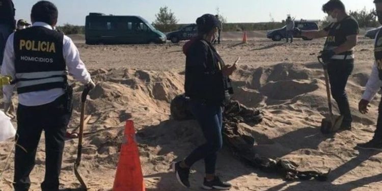 Hallan cadáveres de dos venezolanos en Perú 1 hallaron dos cadáveres venezolanos en el desierto de Perú.