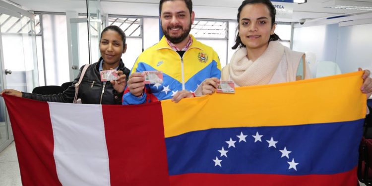 Venezolanos entre Perú y Ecuador, la migración que no cesa 1 Migrantes venezolanos.