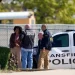 Asciende a 19 el número de estudiantes asesinados en colegio de Texas 10 El gobernador de la entidad, Greg Abbott, dijo en su comparecencia ante los medios que hay informaciones de que el presunto autor del tiroteo habría disparado contra su abuela antes de ir a la escuela.
