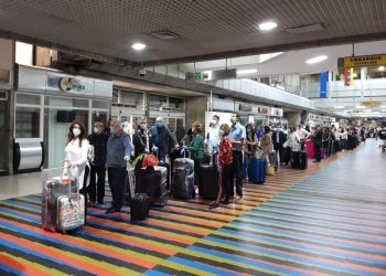 El ente informó que no será necesario presentar prueba PCR negativa de covid-19 en el país de origen si la persona está vacunada con todo el esquema.