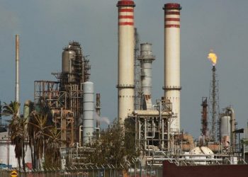 venezuela e iran negocian un contrato para reparar el centro de refinacion paraguana 101546