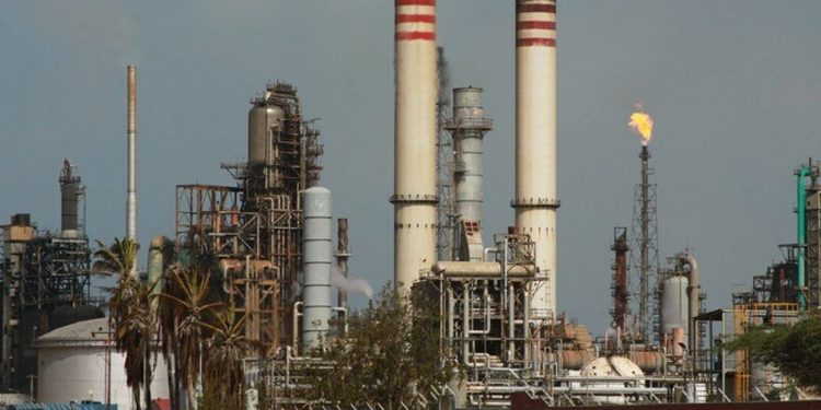 Venezuela e Irán negocian un contrato para reparar el Centro de Refinación Paraguaná 1 venezuela e iran negocian un contrato para reparar el centro de refinacion paraguana 101546