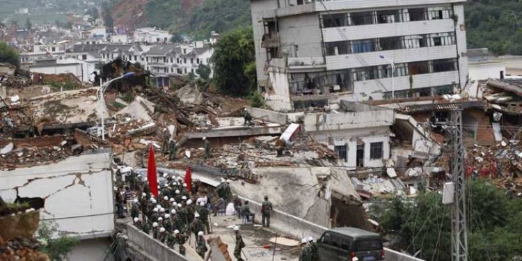 Al menos cuatro muertos en China en un sismo de magnitud 6,1 1 Este sismo en el municipio de Lushan fue seguido tres minutos después por otro de magnitud 4,5 en el municipio vecino de Baoxing.
