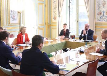 Incluyen la desconexión de bancos rusos del sistema SWIFT, y la prohibición de la transmisión de los canales de televisión rusos Rossiya RTR/RTR Planeta, Rossiya 24 y TVC International.