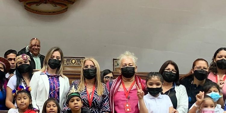 Monagas presente en la AN y en la promoción de Ley para la prevención del abuso sexual en NNA 1 La primera dama de Monagas, Sorenelly Zambrano de Luna, presenta iniciativas novedosas para la defensa de los niños, niñas y adolescentes