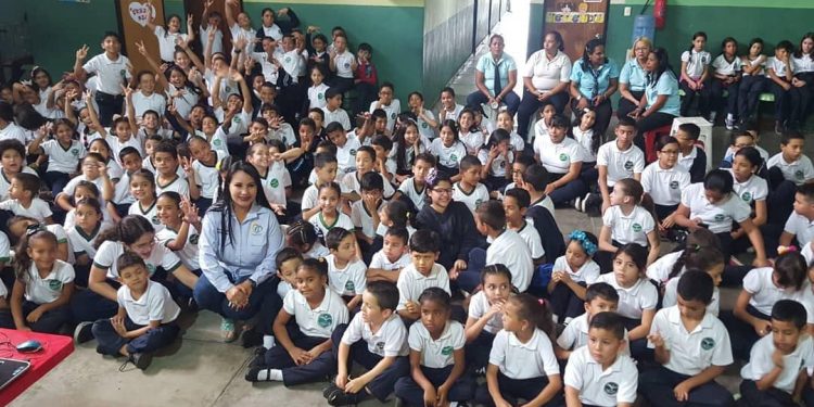 Campaña "Dile No al Acoso Escolar" da un paso adelante en contra de la Violencia 1 Busca promover la campaña de concientización en los planteles educativos