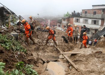 Este viernes, un perro de rescate localizó el cuerpo de la última persona desaparecida, entre los escombros y el lodo que sepultaron su vivienda.
