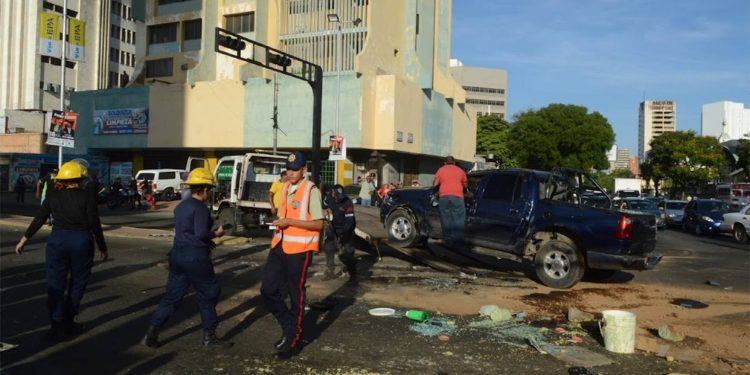 Al menos nueve personas heridas dejó un accidente de tránsito en Maracaibo 1 Las víctimas fueron trasladadas por las ambulancias del Cuerpo de Bomberos a dos centros de salud de la ciudad.