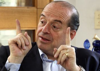 Petro designa como canciller Álvaro Leyva Durán