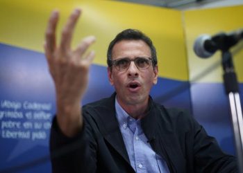 Capriles afirma que con ingresos del país el salario se puede ajustar a 200 dólares