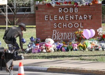 En foros de internet extremistas elogiaron la matazan.