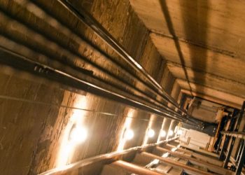 Cayó al vacío por la fosa de un ascensor de edificio de la Gran Misión Vivienda Venezuela, en la avenida Libertador.