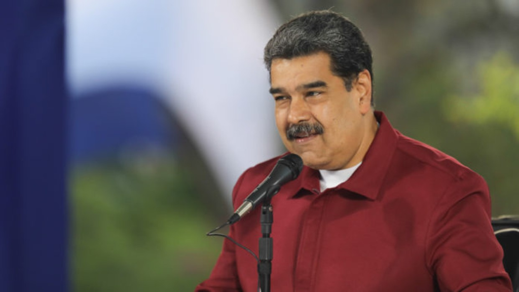 Maduro felicita a los periodistas