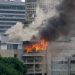 20 migrantes venezolanos damnificados por incendio en Cali 8 El incendio ocurre en el barrio San Bosco de Cali y deja a 5 familias damnificadas.
