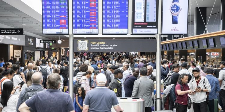 Espacio aéreo de Suiza reabre tras fallo informático que duró varias horas 1 La empresa que se encarga de la logística área en Suiza, Skyguide, no ha precisado el origen del fallo.