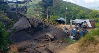Encuentran un cuerpo de los 14 atrapados en una mina del noreste de Colombia