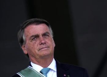 Bolsonaro acumula escándalos a tres 3 de las elecciones