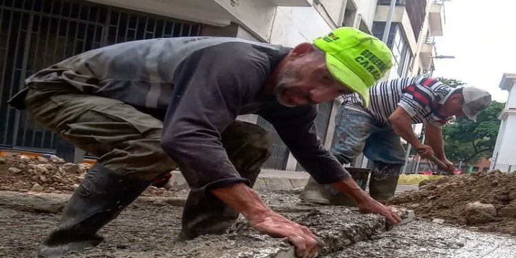 Gobierno del distrito capital realiza labores de rehabilitación en vías La Candelaria