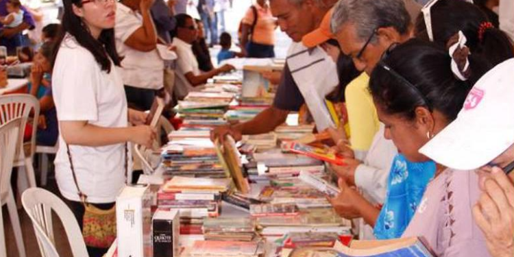Feria del Libro Independiente y de los DDHH se inaugurará en Caracas el 5 de agosto 1 La actividad contará con tres días de disfrute para el público, donde se realizarán intercambio de libros por medicamentos