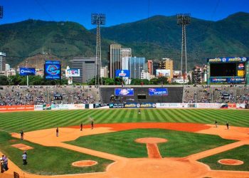 Estadio Universitario grande