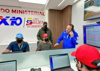 Marco Torres inspeccionó punto de comando ministerial del 1x10
