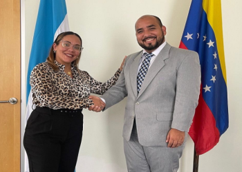 Venezuela y Honduras estrechan relaciones en materia de educación